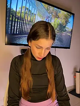 LynnSam  online show from May 30, 2:51 am