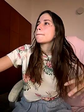 Snapshot of LynnSam_ chatting on November 3, 4:32 pm LynnSam online show from November 3, 4:32 pm