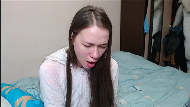 Snapshot of leila_bambi_ chatting on February 17, 7:12 pm leila bambi online show from February 17, 7:12 pm
