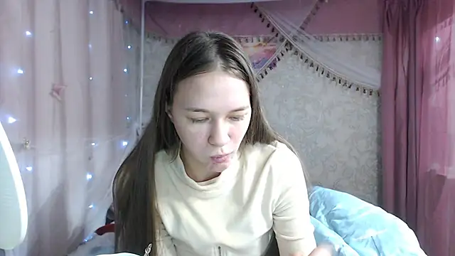 leila bambi  online show from December 22, 5:02 pm