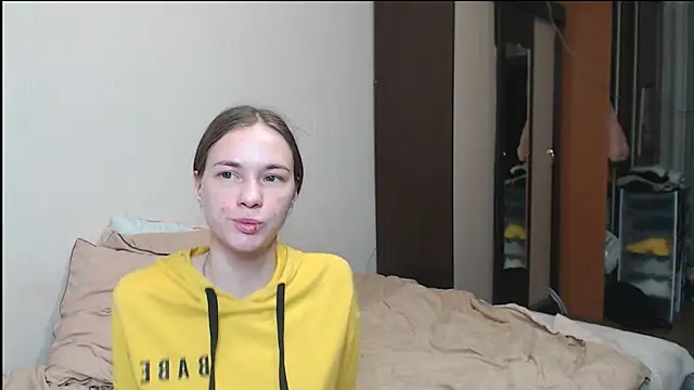 Snapshot of leila_bambi_ chatting on March 20, 2:53 pm leila bambi online show from March 20, 2:53 pm