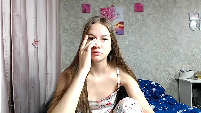 Snapshot of leila_bambi_ chatting on October 2, 8:01 pm leila bambi online show from October 2, 8:01 pm