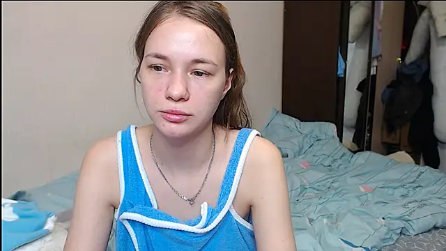 Snapshot of leila_bambi_ chatting on February 18, 11:08 pm leila bambi online show from February 18, 11:08 pm
