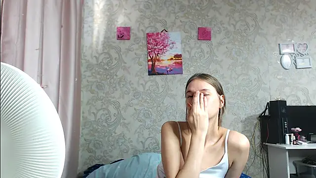 Snapshot of leila_bambi_ chatting on November 3, 7:13 am leila bambi online show from November 3, 7:13 am