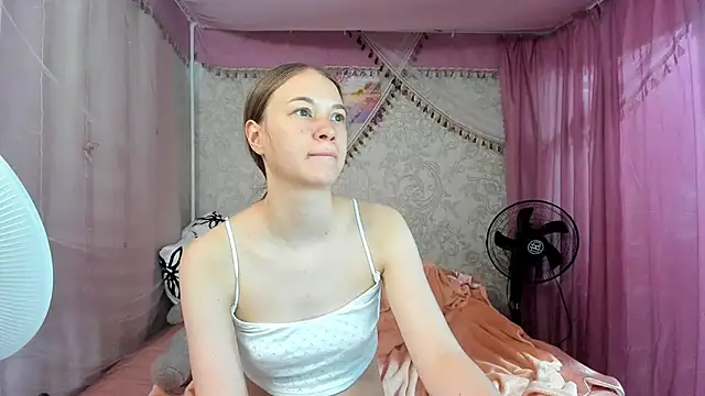 leila bambi  online show from June 1, 1:55 pm