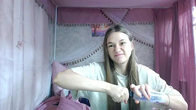 Snapshot of leila_bambi_ chatting on November 27, 6:19 pm leila bambi online show from November 27, 6:19 pm