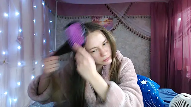 leila bambi  online show from February 3, 4:10 am