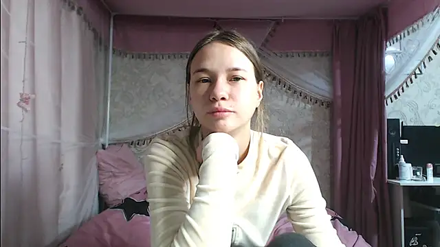 Snapshot of leila_bambi_ chatting on December 1, 6:42 pm leila bambi online show from December 1, 6:42 pm