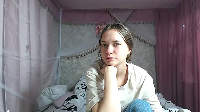 Snapshot of leila_bambi_ chatting on November 22, 12:26 pm leila bambi online show from November 22, 12:26 pm