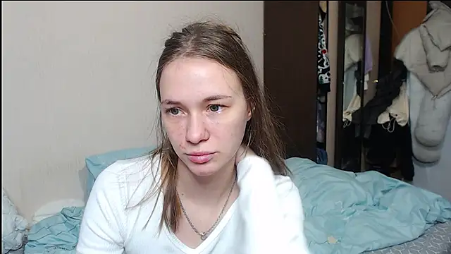 Snapshot of leila_bambi_ chatting on February 4, 12:00 pm leila bambi online show from February 4, 12:00 pm