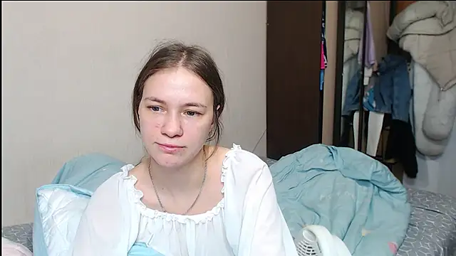 Snapshot of leila_bambi_ chatting on February 11, 6:22 pm leila bambi online show from February 11, 6:22 pm