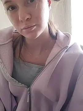 leila bambi  online show from February 13, 11:21 am