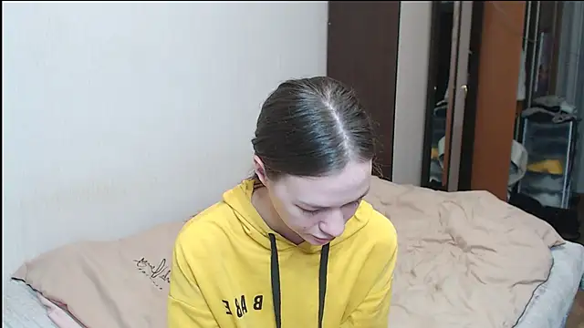 Snapshot of leila_bambi_ chatting on March 18, 12:08 am leila bambi online show from March 18, 12:08 am