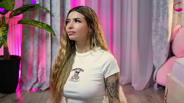 EvaSparks  online show from April 23, 10:44 pm