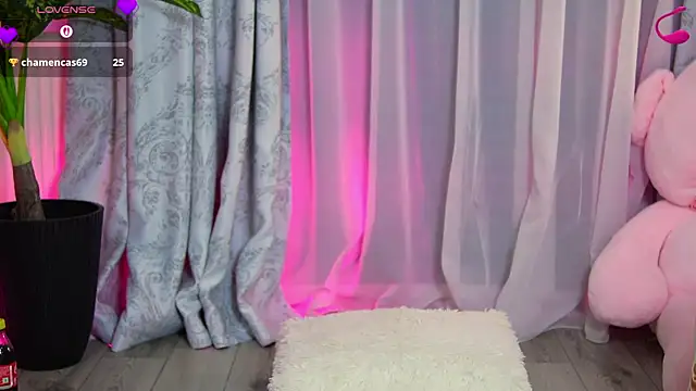 EvaSparks  online show from May 25, 10:30 pm