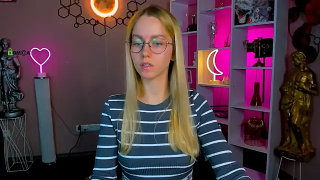 mary mooore online show from September 18, 7:39 pm