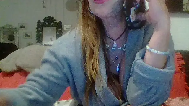 gildamilf online show from November 7, 6:12 pm