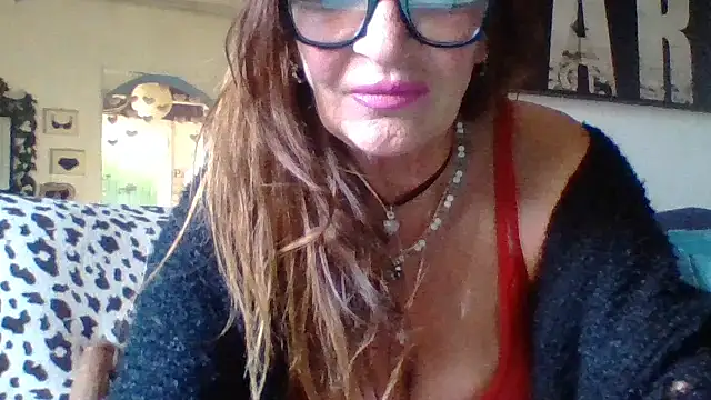 gildamilf online show from January 8, 2:01 pm