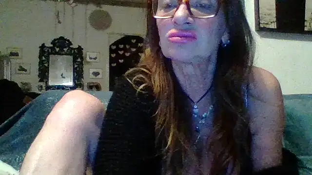 gildamilf online show from March 10, 7:07 pm