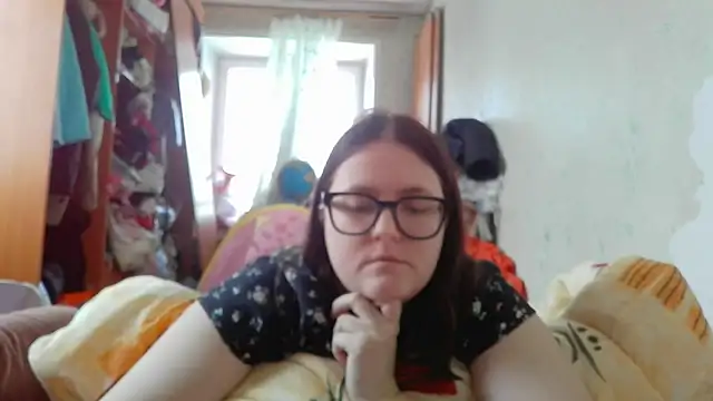 DesireMelissa online show from February 6, 9:05 am