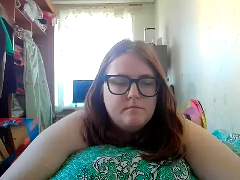 DesireMelissa online show from June 26, 5:02 am