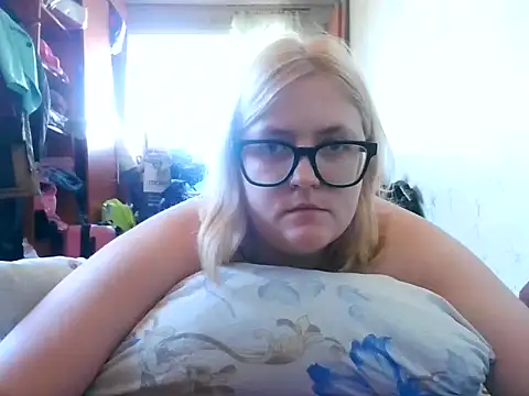 DesireMelissa online show from October 1, 8:30 am