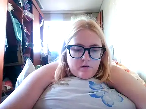 DesireMelissa online show from October 8, 7:43 am