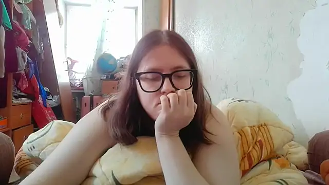 DesireMelissa online show from February 20, 9:00 am