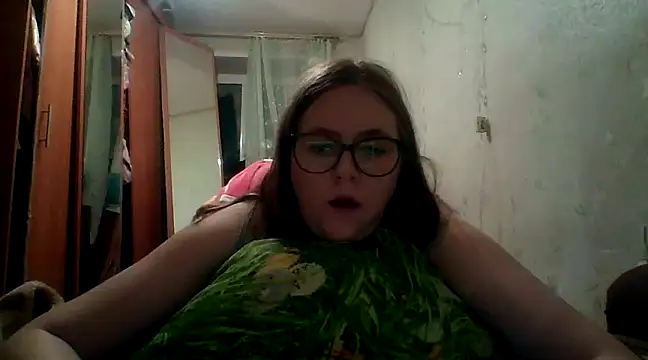 DesireMelissa online show from March 1, 4:00 pm