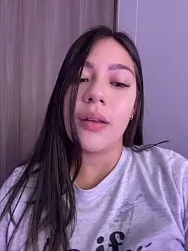 Snapshot of Latina_vanessa chatting on February 4, 10:24 pm Latina vanessa online show from February 4, 10:24 pm