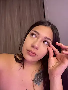 Snapshot of Latina_vanessa chatting on February 23, 2:40 am Latina vanessa online show from February 23, 2:40 am