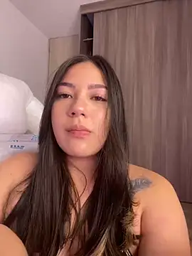 Snapshot of Latina_vanessa chatting on February 11, 1:10 am Latina vanessa online show from February 11, 1:10 am