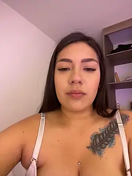 Snapshot of Latina_vanessa chatting on March 4, 1:55 am Latina vanessa online show from March 4, 1:55 am