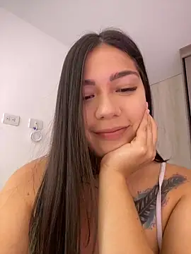 Snapshot of Latina_vanessa chatting on February 25, 9:48 pm Latina vanessa online show from February 25, 9:48 pm
