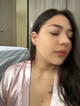 Snapshot of Latina_vanessa chatting on February 15, 3:17 pm Latina vanessa online show from February 15, 3:17 pm