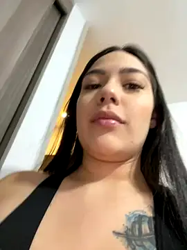 Snapshot of Latina_vanessa chatting on October 10, 10:54 pm Latina vanessa online show from October 10, 10:54 pm