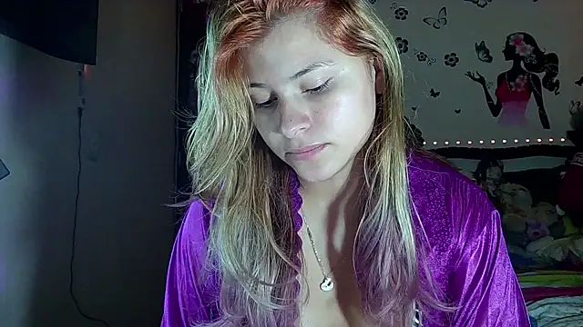 Snapshot of Elith_20 chatting on November 4, 8:29 am Elith 20 online show from November 4, 8:29 am