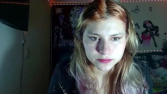 Snapshot of Elith_20 chatting on November 7, 3:33 am Elith 20 online show from November 7, 3:33 am