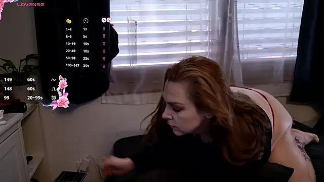 Big Beautiful MILF online show from September 18, 12:52 pm