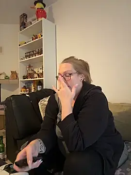 Big Beautiful MILF online show from November 20, 12:17 pm