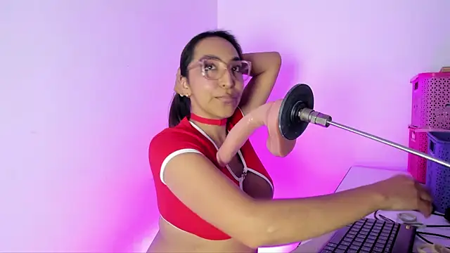 Leticia brownn1 online show from May 19, 7:32 pm