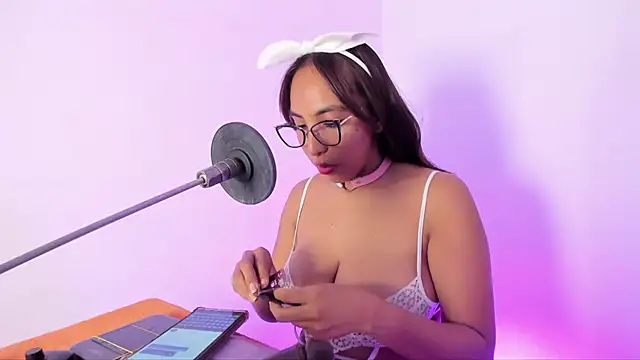 Leticia brownn1 online show from February 27, 7:35 pm