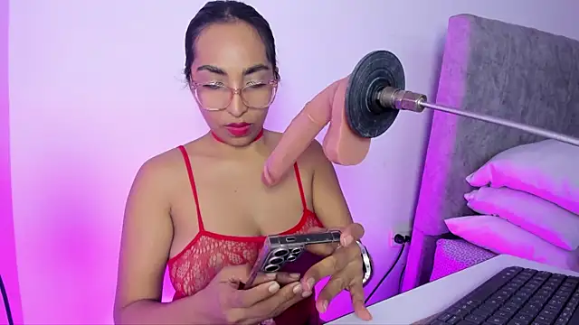 Leticia brownn1 online show from May 28, 8:26 pm