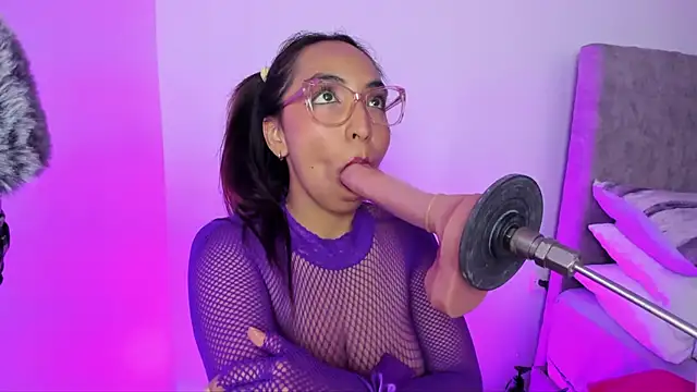 Leticia brownn1 online show from March 24, 8:09 pm