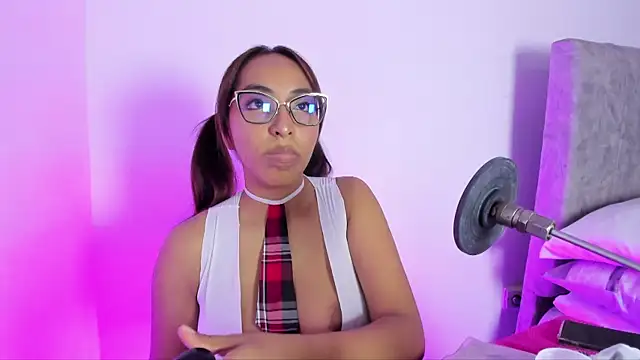 Leticia brownn1 online show from March 2, 7:43 pm