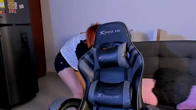 Amypond   online show from April 4, 8:15 pm