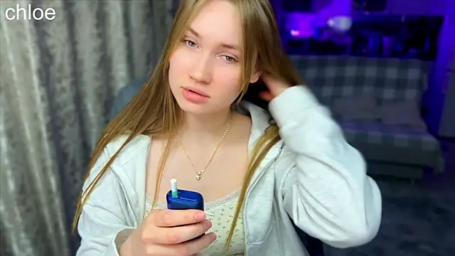 Snapshot of ChloeMillerMeow chatting on October 7, 7:15 pm ChloeMillerMeow online show from October 7, 7:15 pm
