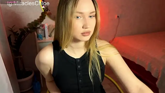 ChloeMillerMeow online show from May 31, 7:14 pm