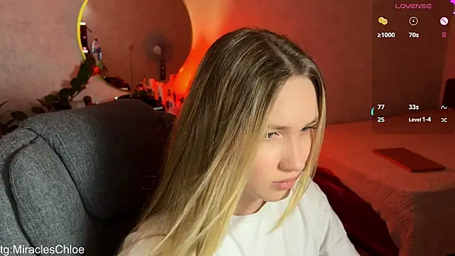 ChloeMillerMeow online show from May 18, 7:51 pm