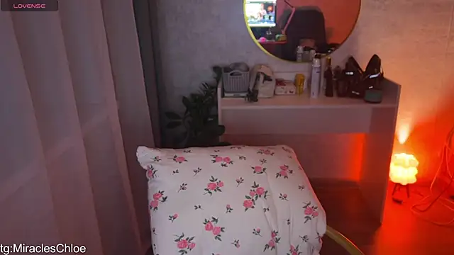 ChloeMillerMeow online show from April 15, 7:18 pm